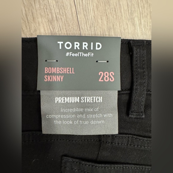 Torrid High Rise Skinny - Picture 6 of 7